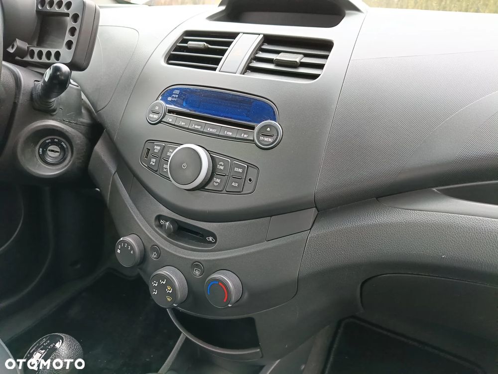 Chevrolet Spark 1.0 LT - 10