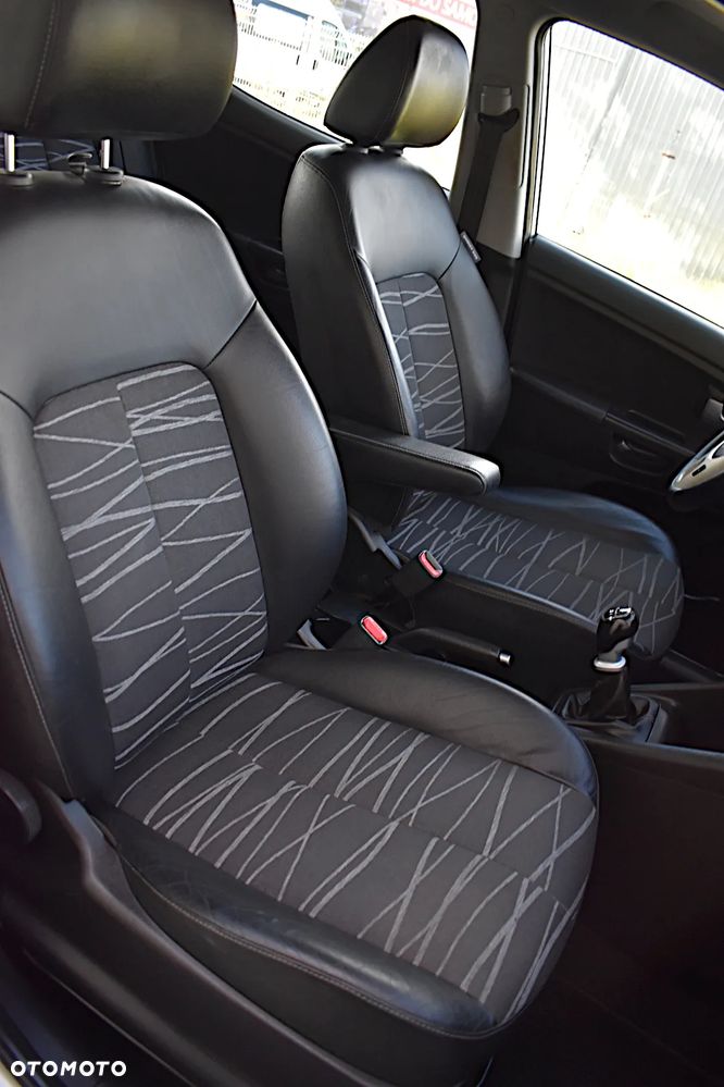 Kia Venga 1.4 CVVT Titanium Collection - 29
