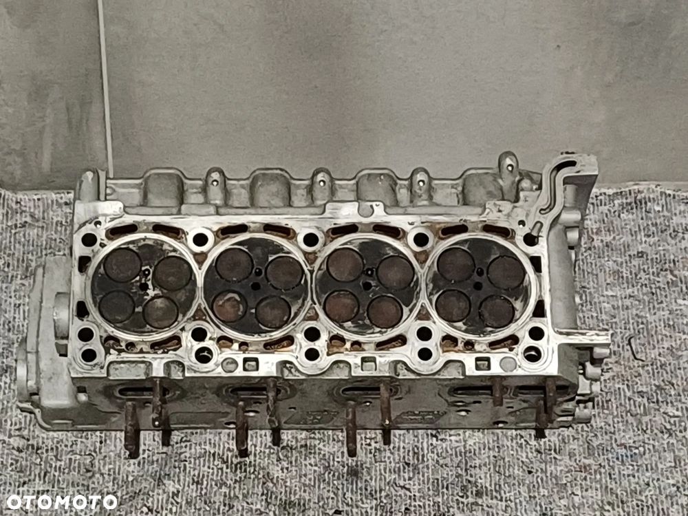 NR 57 Głowica silnika prawa Audi A8 D3 4,2TDI 057354 - 8