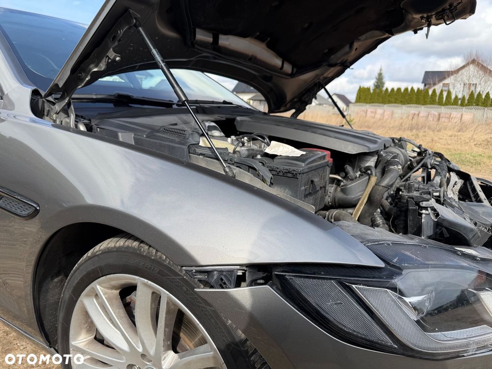 Jaguar XF P250 HSE - 15