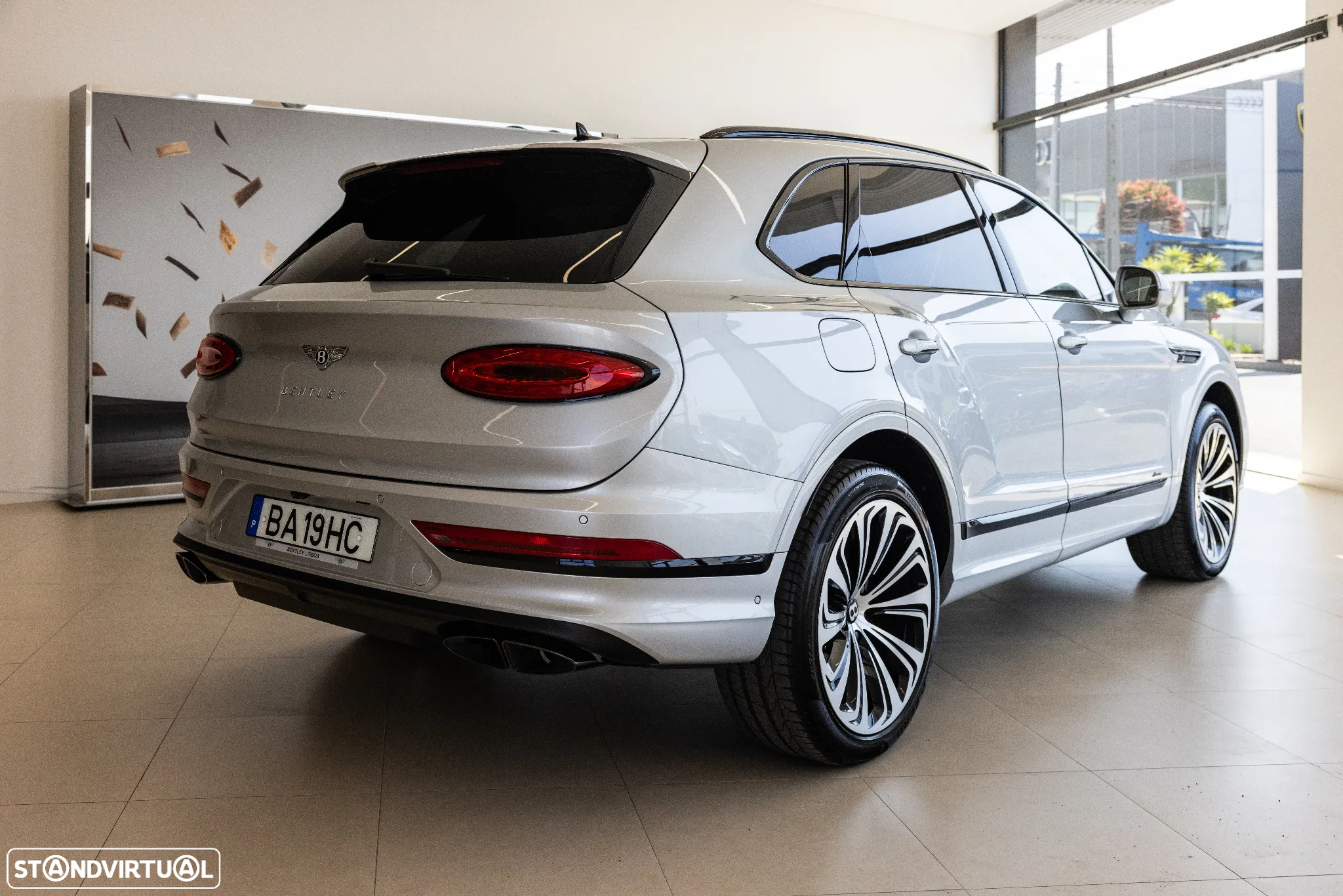 Bentley Bentayga V8 Azure - 4