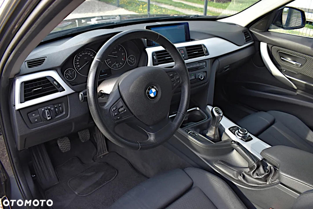 BMW Seria 3 - 33