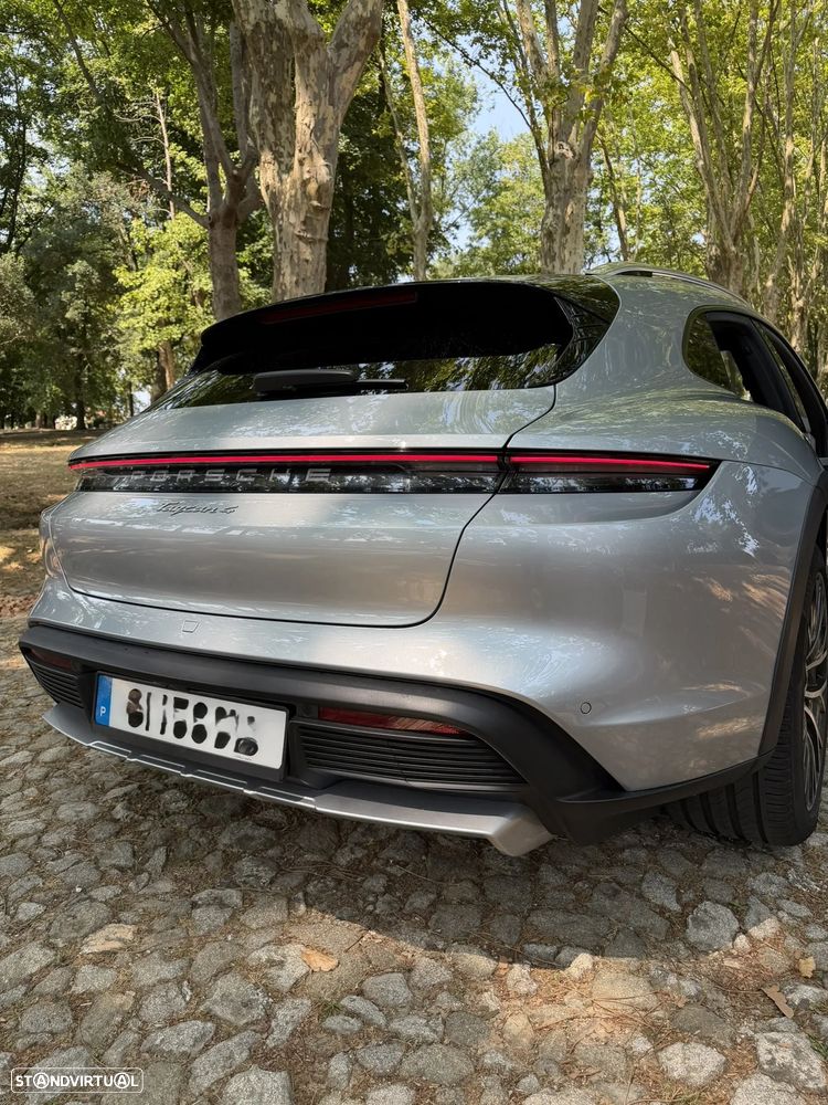 Porsche Taycan Cross Turismo 4 - 51