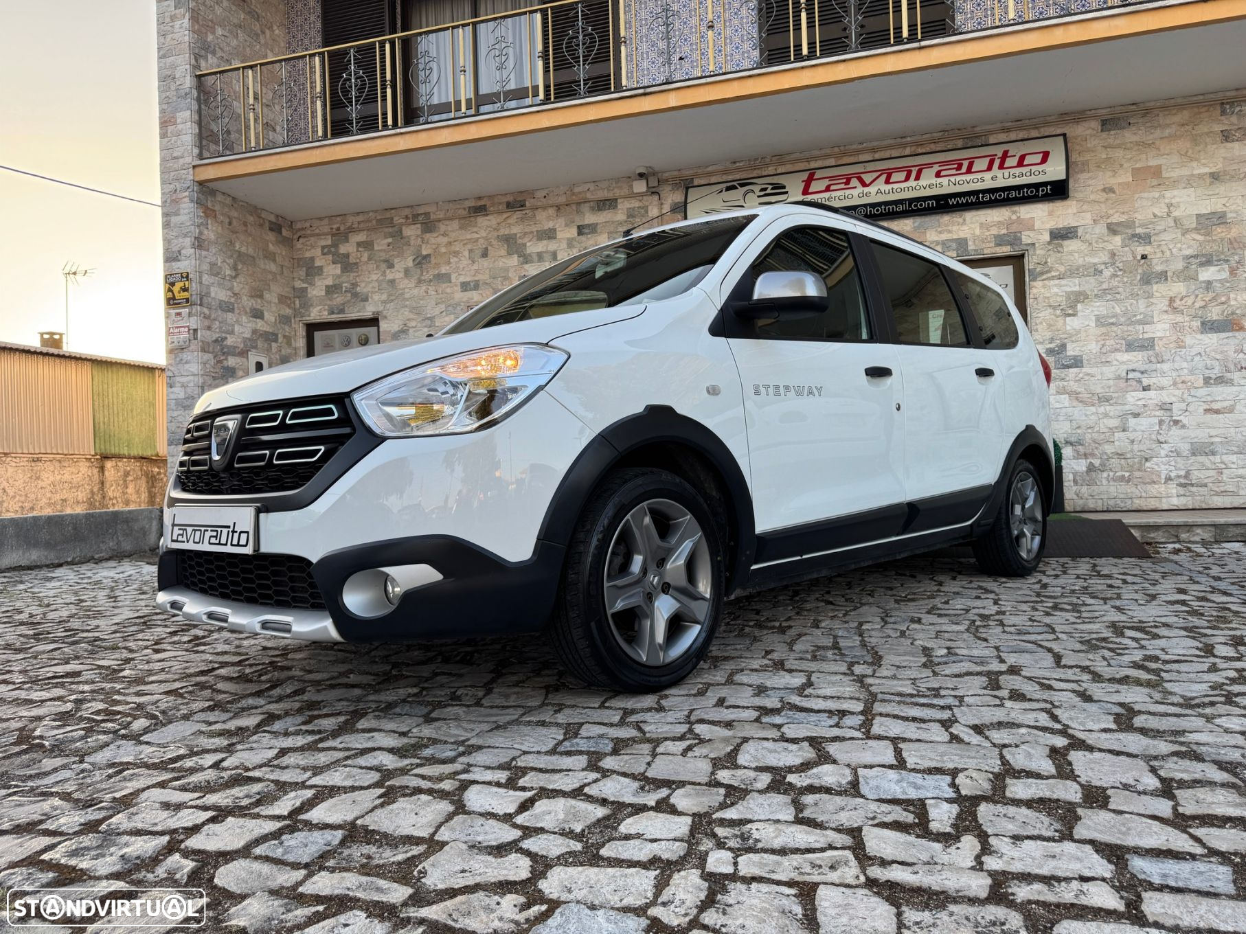 Dacia Lodgy 1.5 Blue dCi Stepway 7L - 25