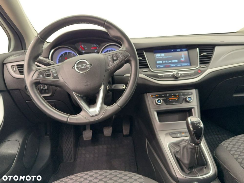 Opel Astra - 10