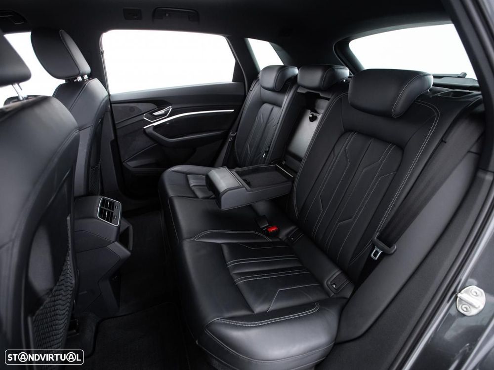 Audi e-tron 55 quattro S line - 11