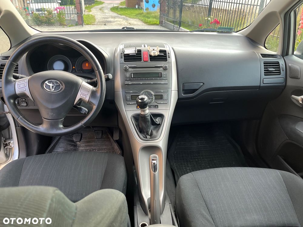Toyota Auris 2.0 D-4D - 5