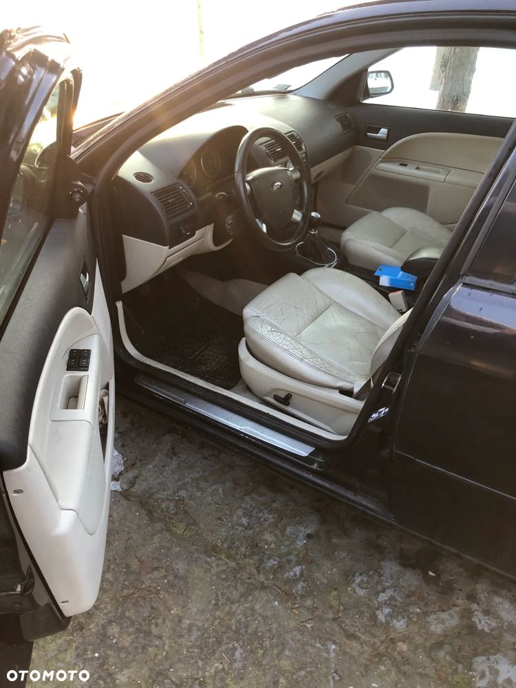 Ford Mondeo 2.0 TDDi Ghia - 10