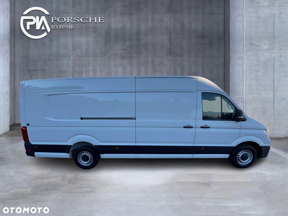 Volkswagen Crafter 35 Furgon z wysokim dachem silnik: 2,0 l EU6 SCR 177 KM / skrzynia biegów: Przedni napęd manualna 6-biegowa rozstaw osi: 4490 mm - 3