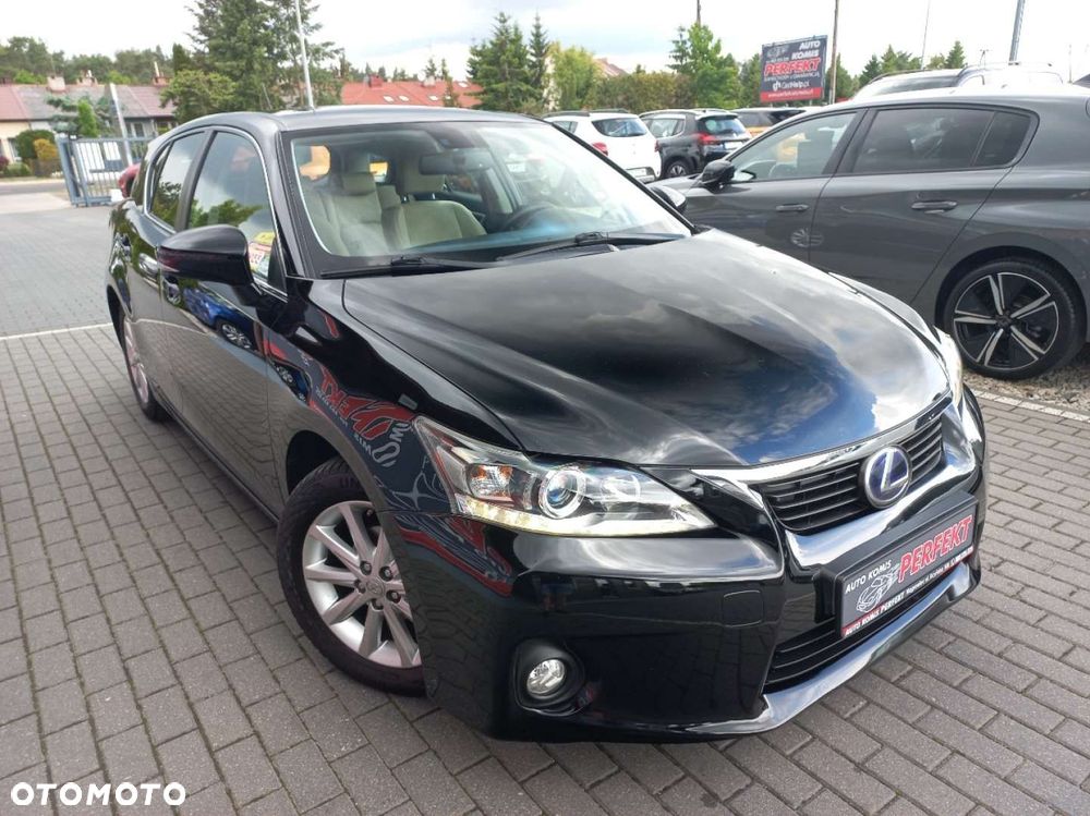 Lexus CT - 4