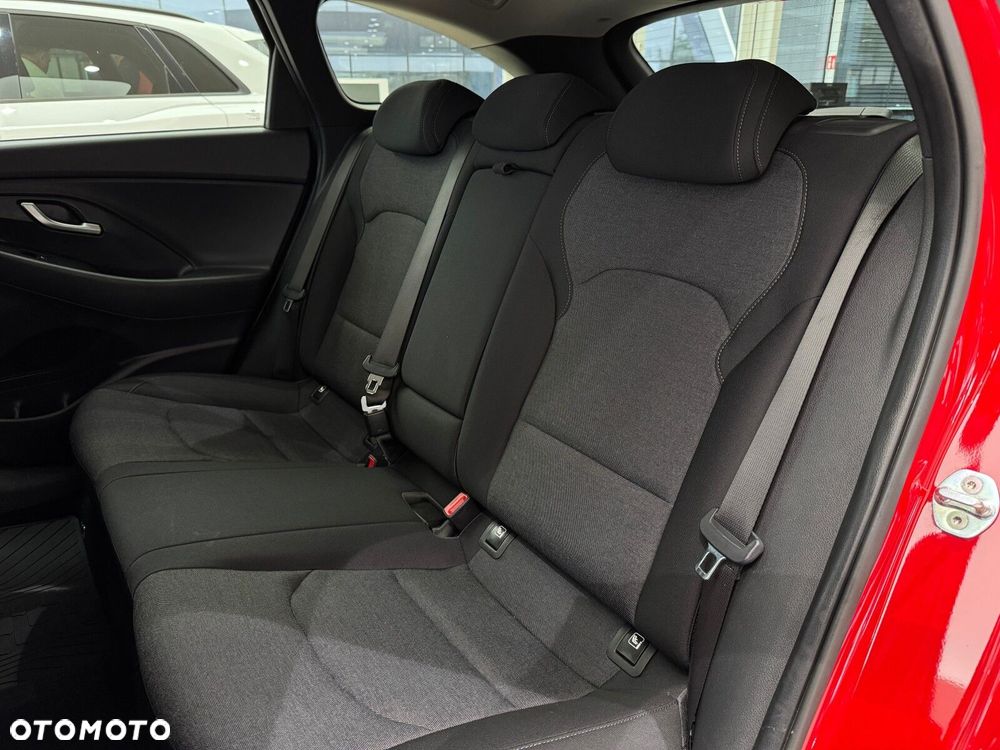 Hyundai i30 1.6 D Comfort DCT - 13