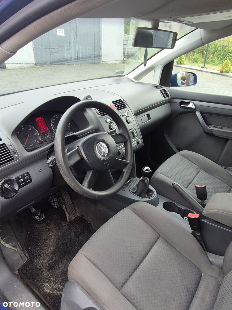 Volkswagen Touran - 5
