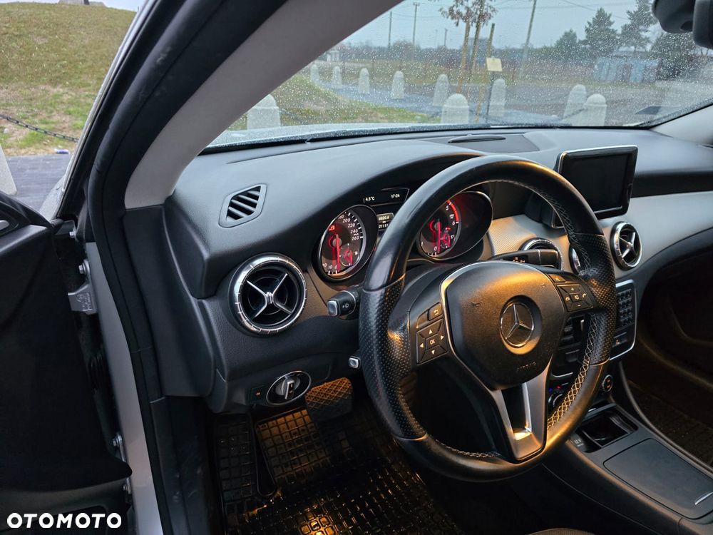 Mercedes-Benz CLA 220 d 7G-DCT - 22