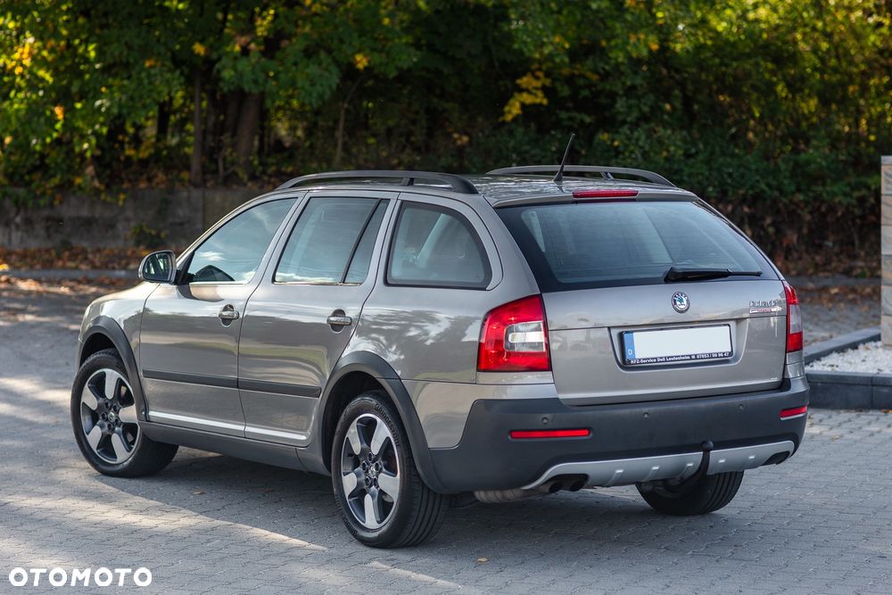 Skoda Octavia 2.0 TDI DPF 4x4 DSG Scout - 14