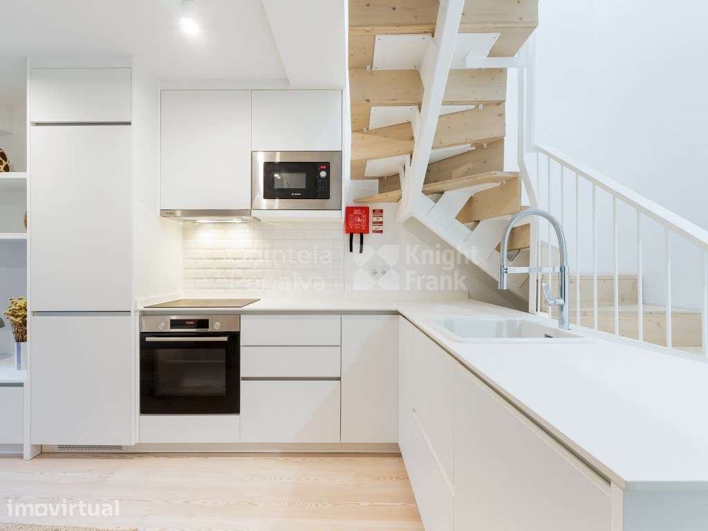 Apartamento T1 duplex com varanda e jardim privativo no Porto - Grande imagem: 3/24