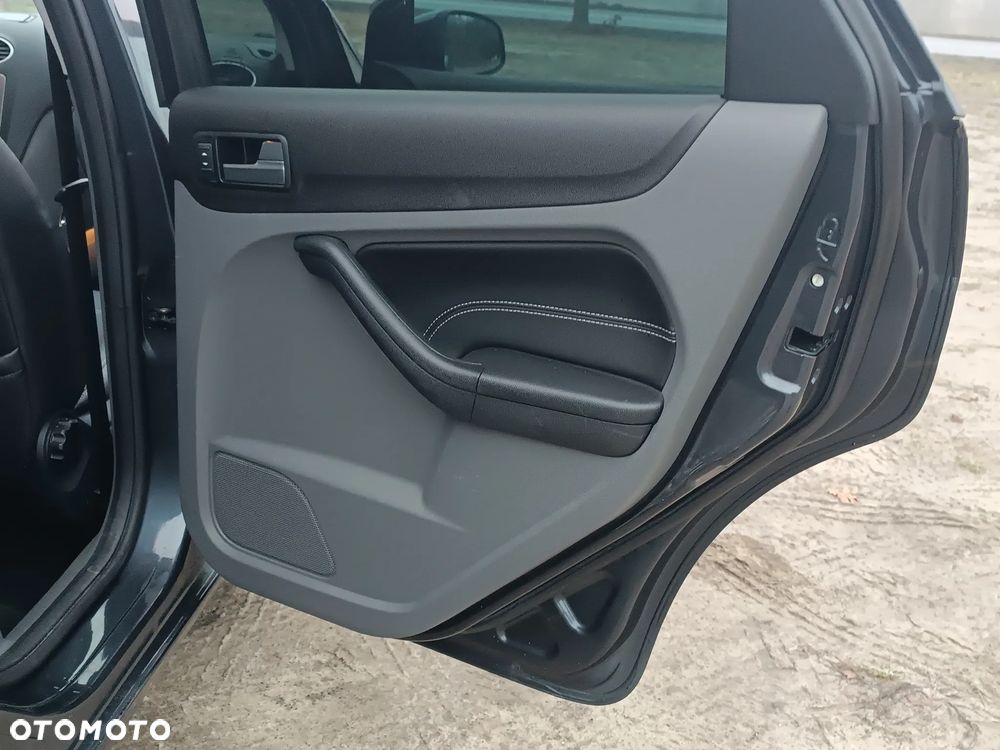 Ford Focus 1.8 Titanium - 13