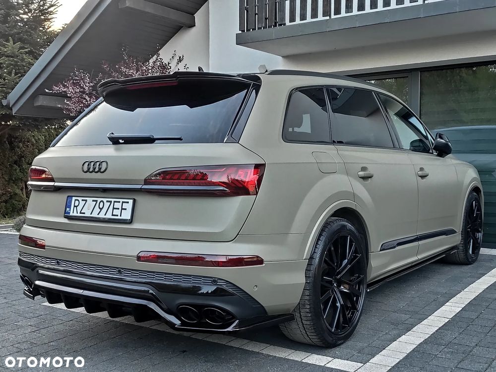 Audi SQ7 - 7