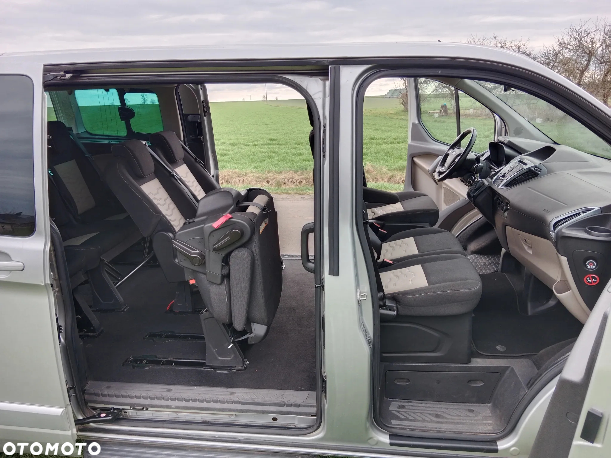 Ford Tourneo Custom - 4