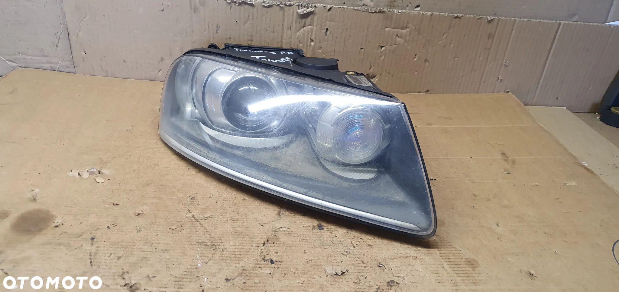 Lampa prawy przód przednia prawa XENON VW Touareg 7L6941016CM - 1