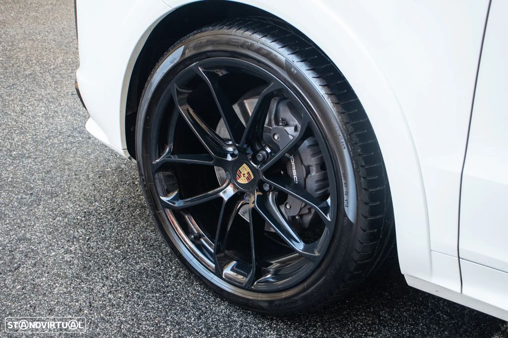 Porsche Cayenne Coupé E-Hybrid - 4