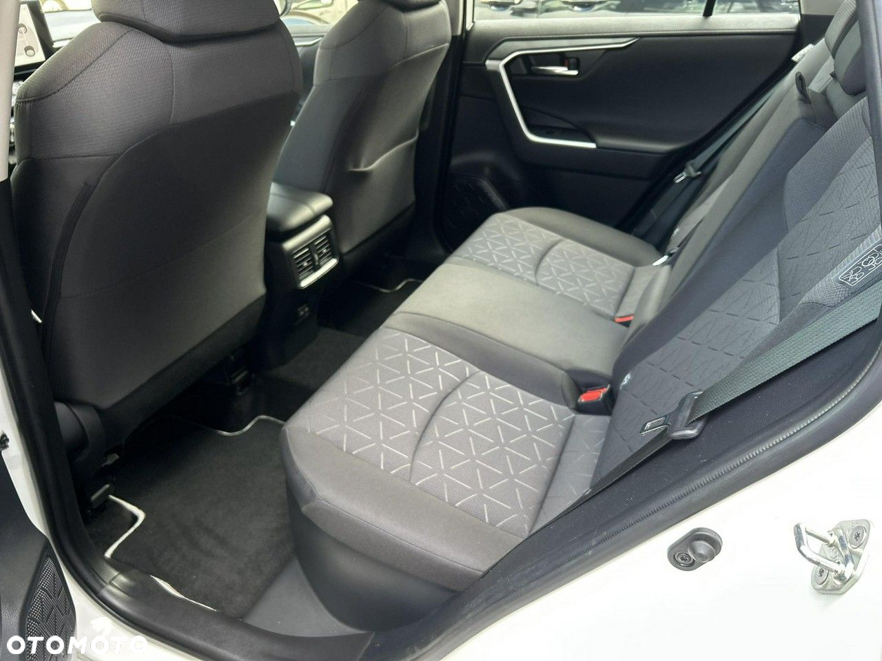 Toyota RAV4 - 11
