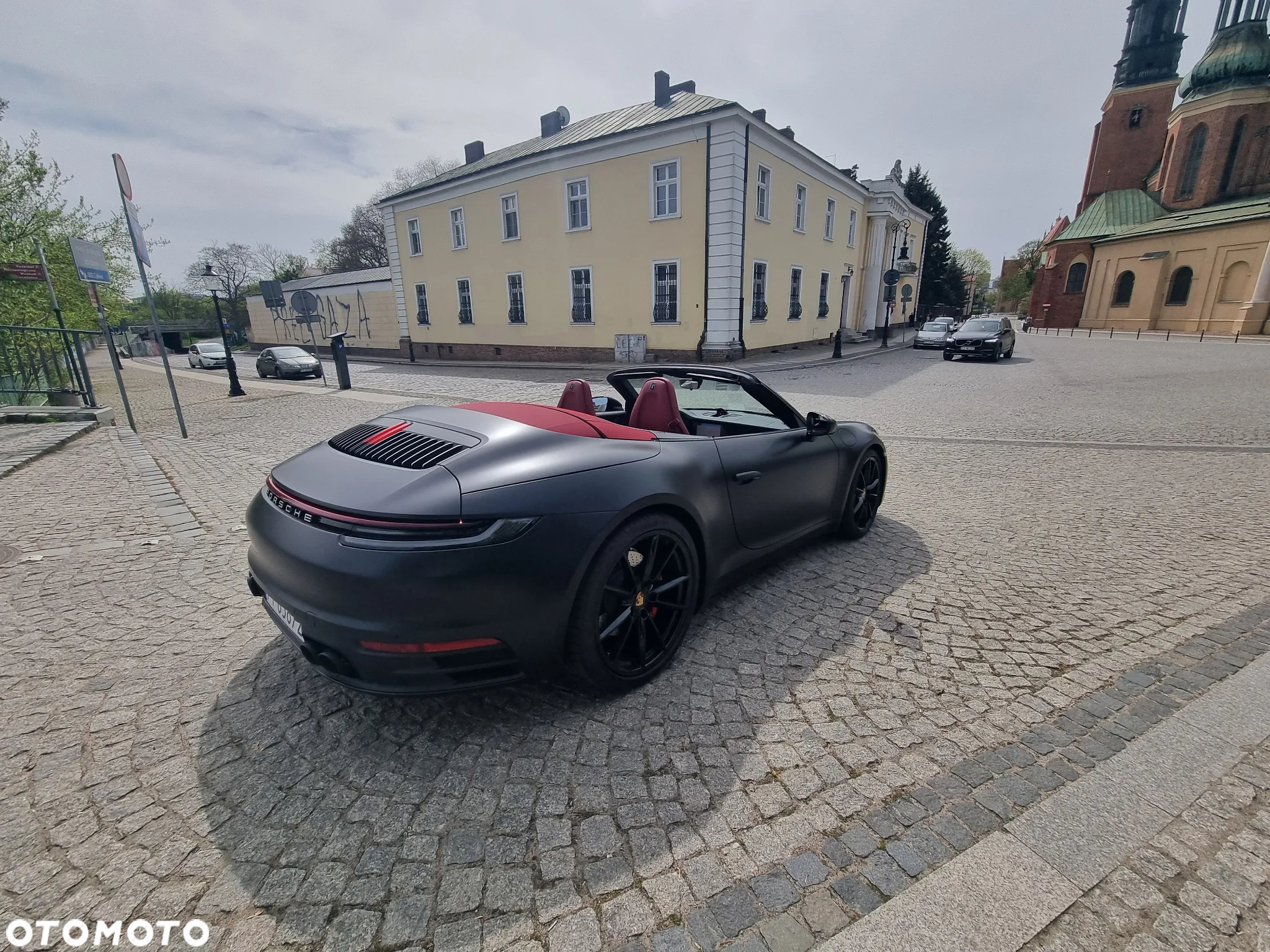 Porsche 911 Carrera 4S Cabrio - 11
