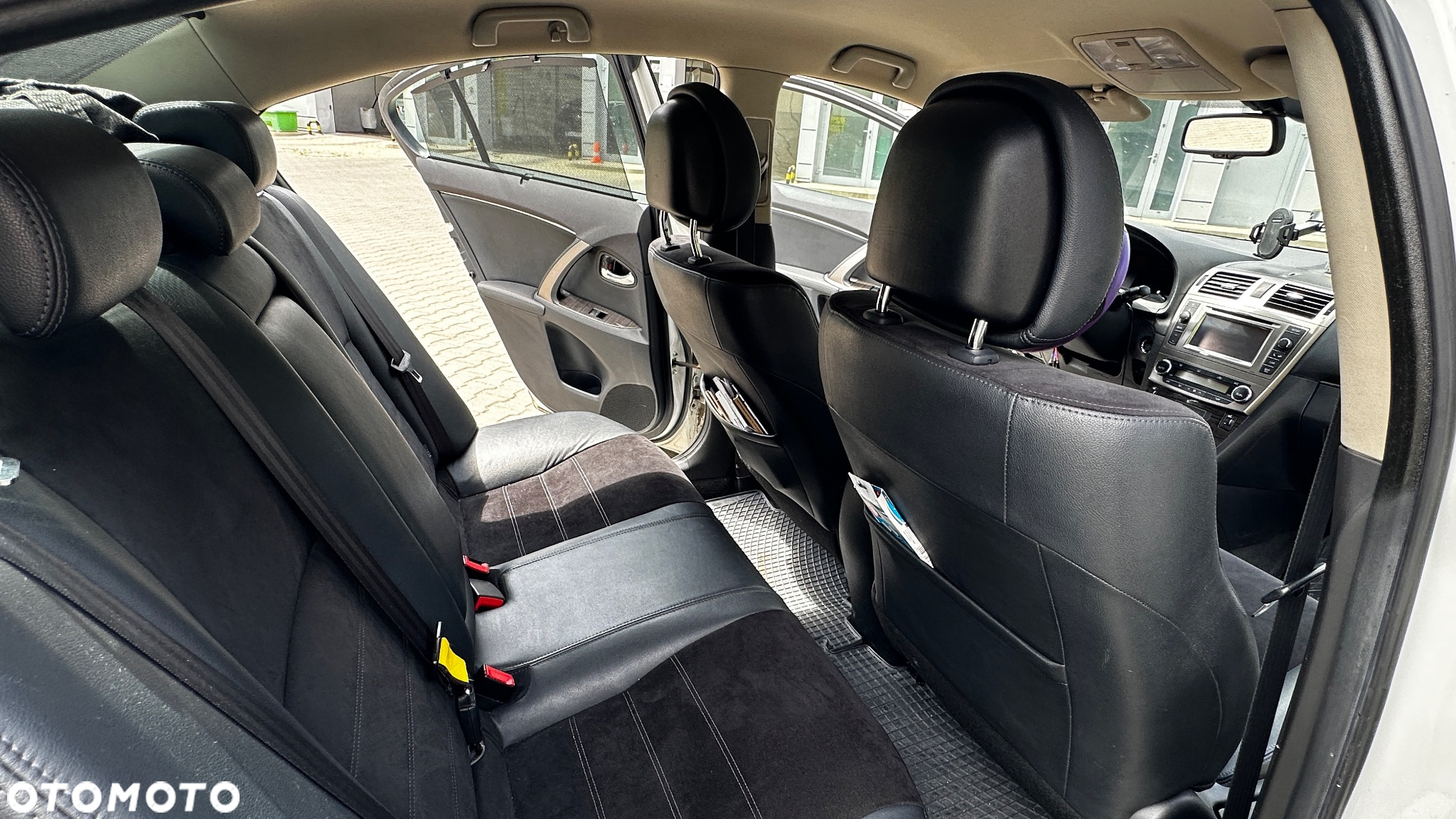 Toyota Avensis 1.8 Premium MS - 6