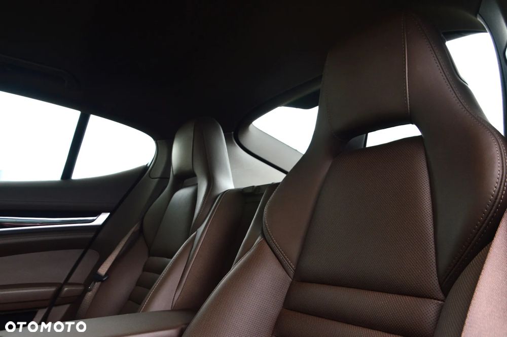 Porsche Panamera 4S - 20