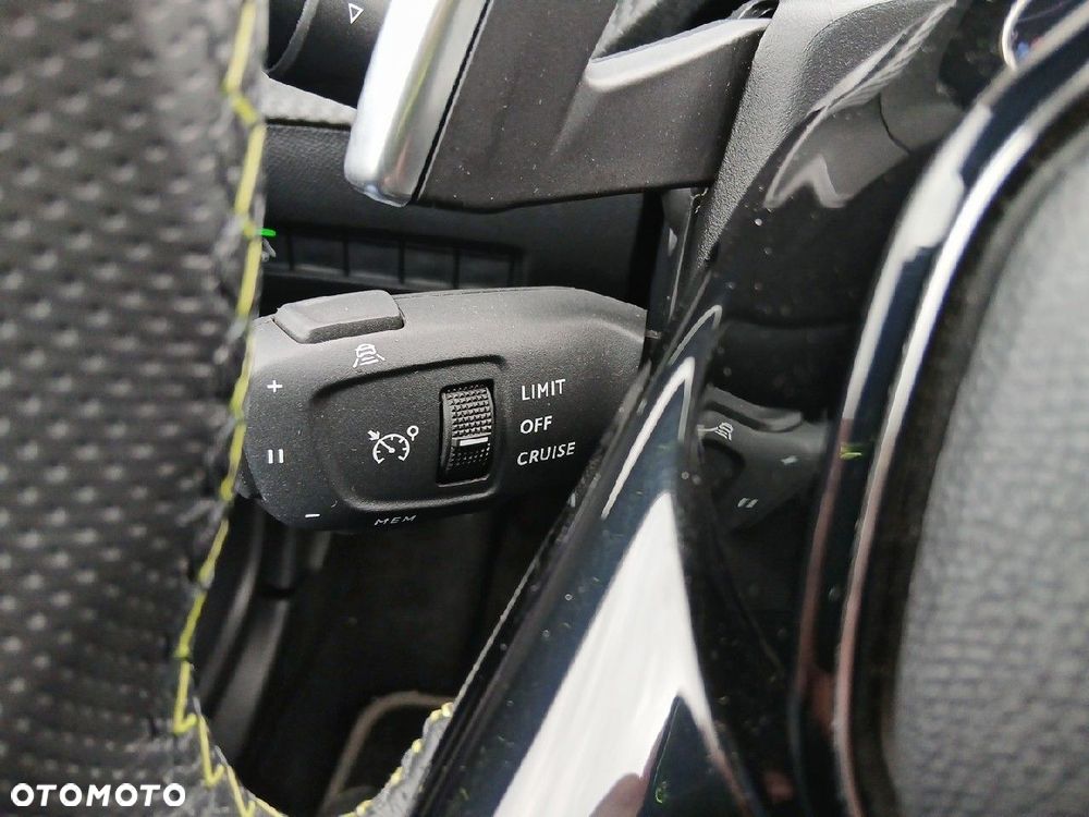 Peugeot 2008 1.2 PureTech GT S&S EAT8 - 16