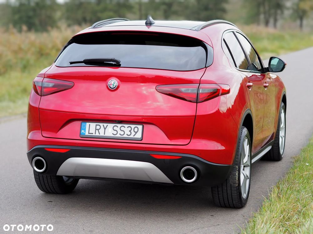 Alfa Romeo Stelvio 2.0 Turbo 16V AT8-Q4 Ti - 11