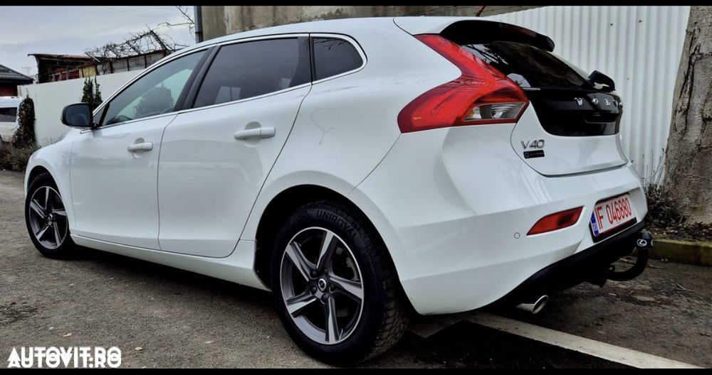 Volvo V40 D4 Momentum - 9