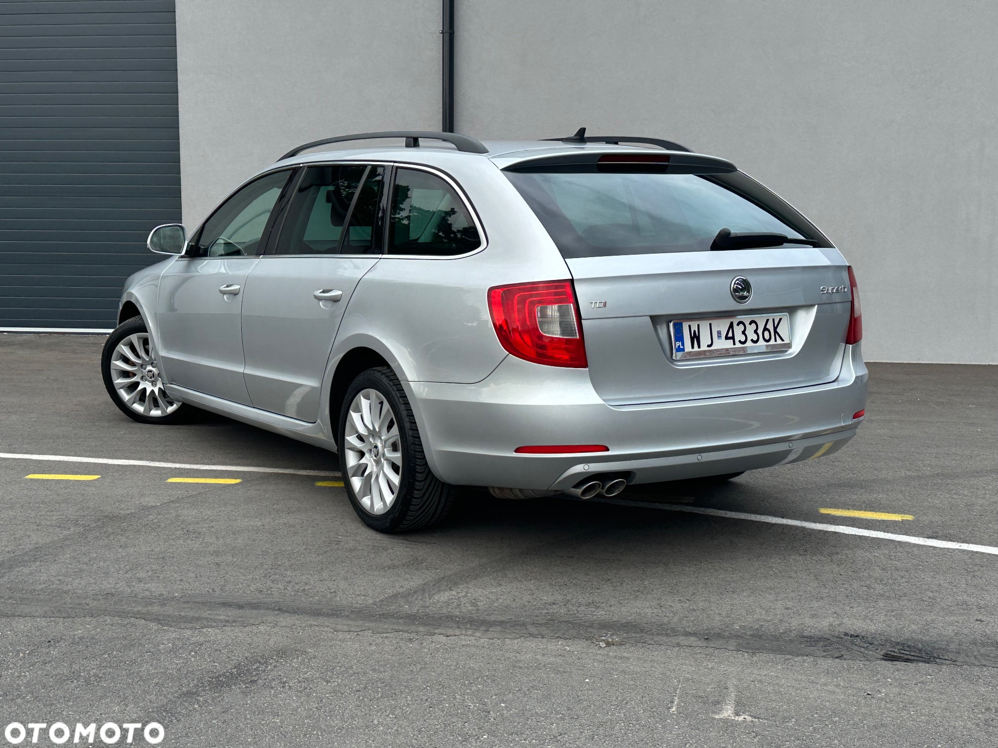 Skoda Superb Combi 2.0 TDI DSG Elegance - 12