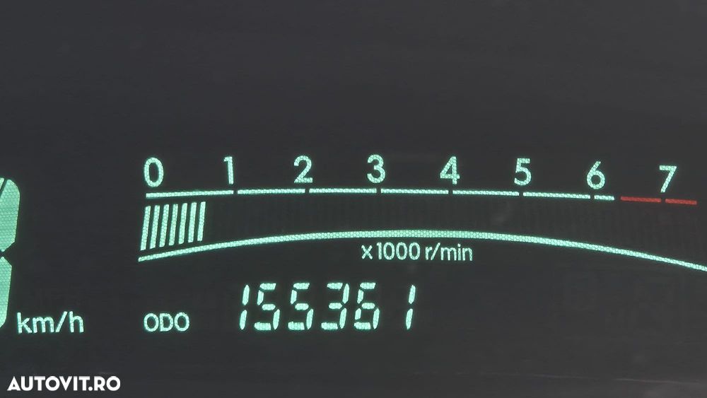 Toyota Yaris 1.3 Sol - 4