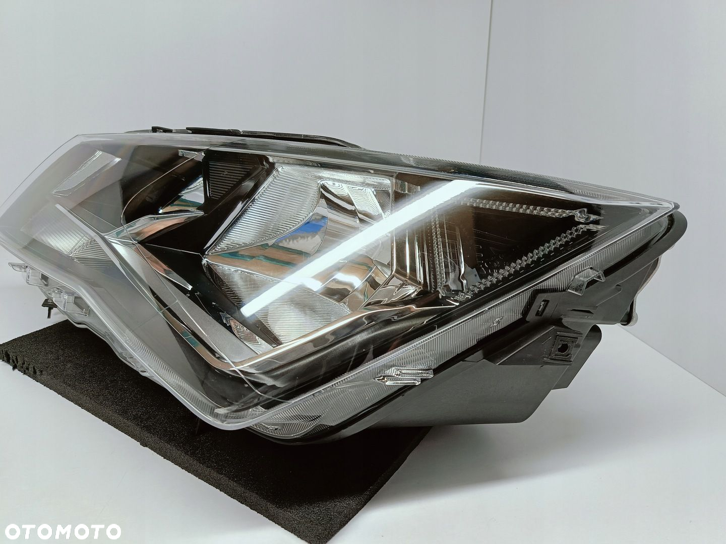 SEAT ATECA 16- LAMPA LEWA PRZÓD PRZEDNIA ZWYKŁA H7 H7  LED 576941005A - 2