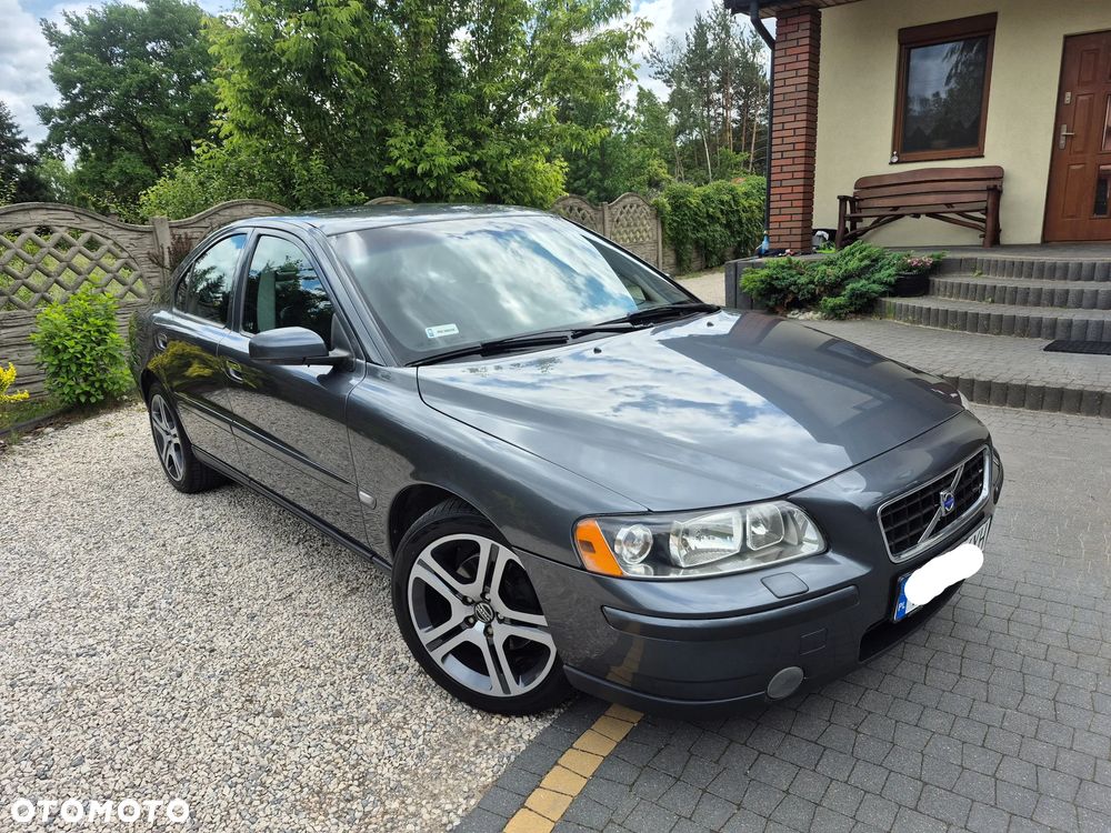 Volvo S60 2.4 Momentum - 1