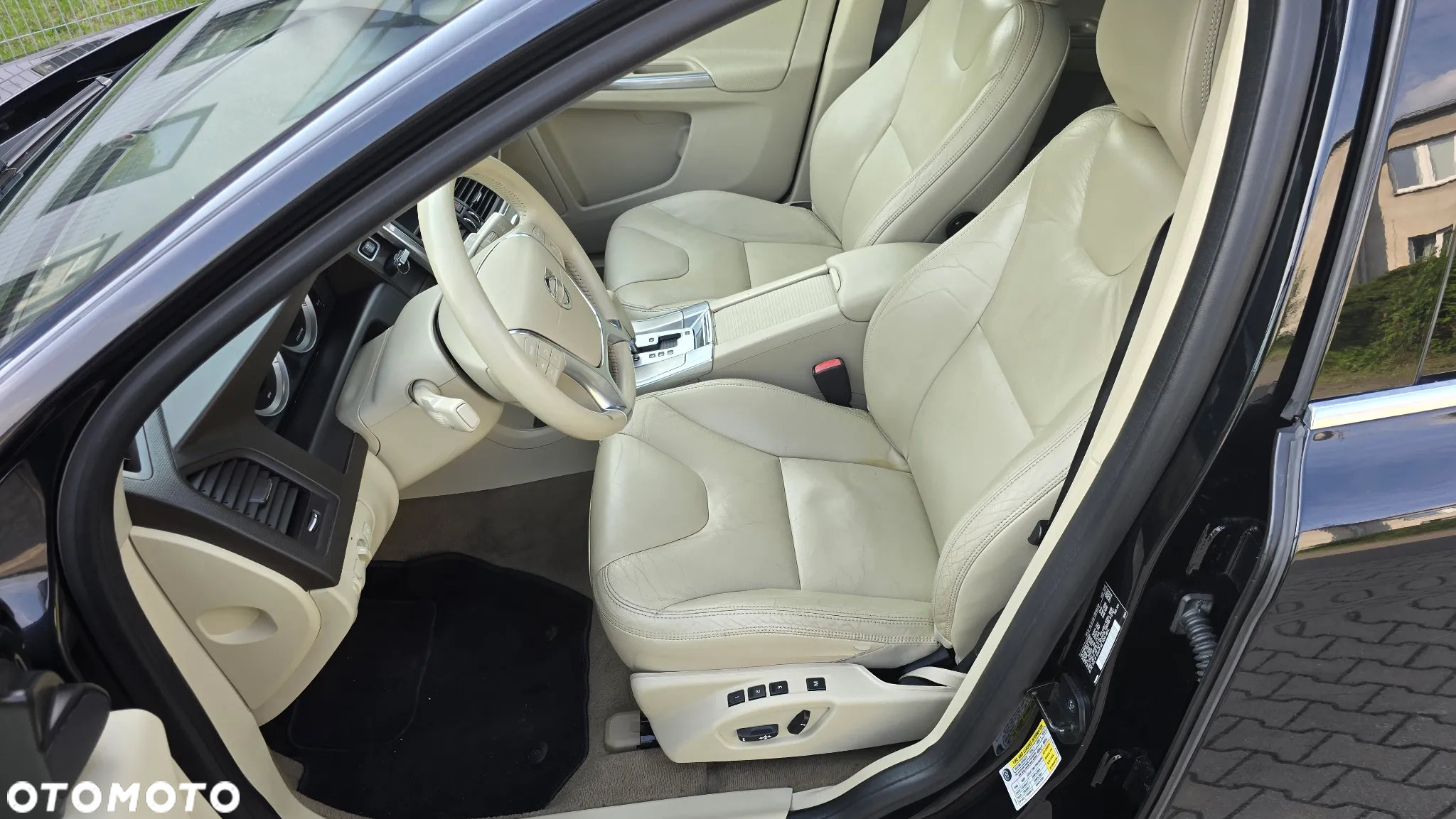 Volvo XC 60 3.2 AWD Momentum - 14