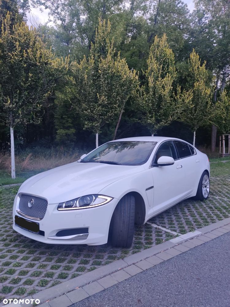 Jaguar XF 2.2 D Luxury - 1