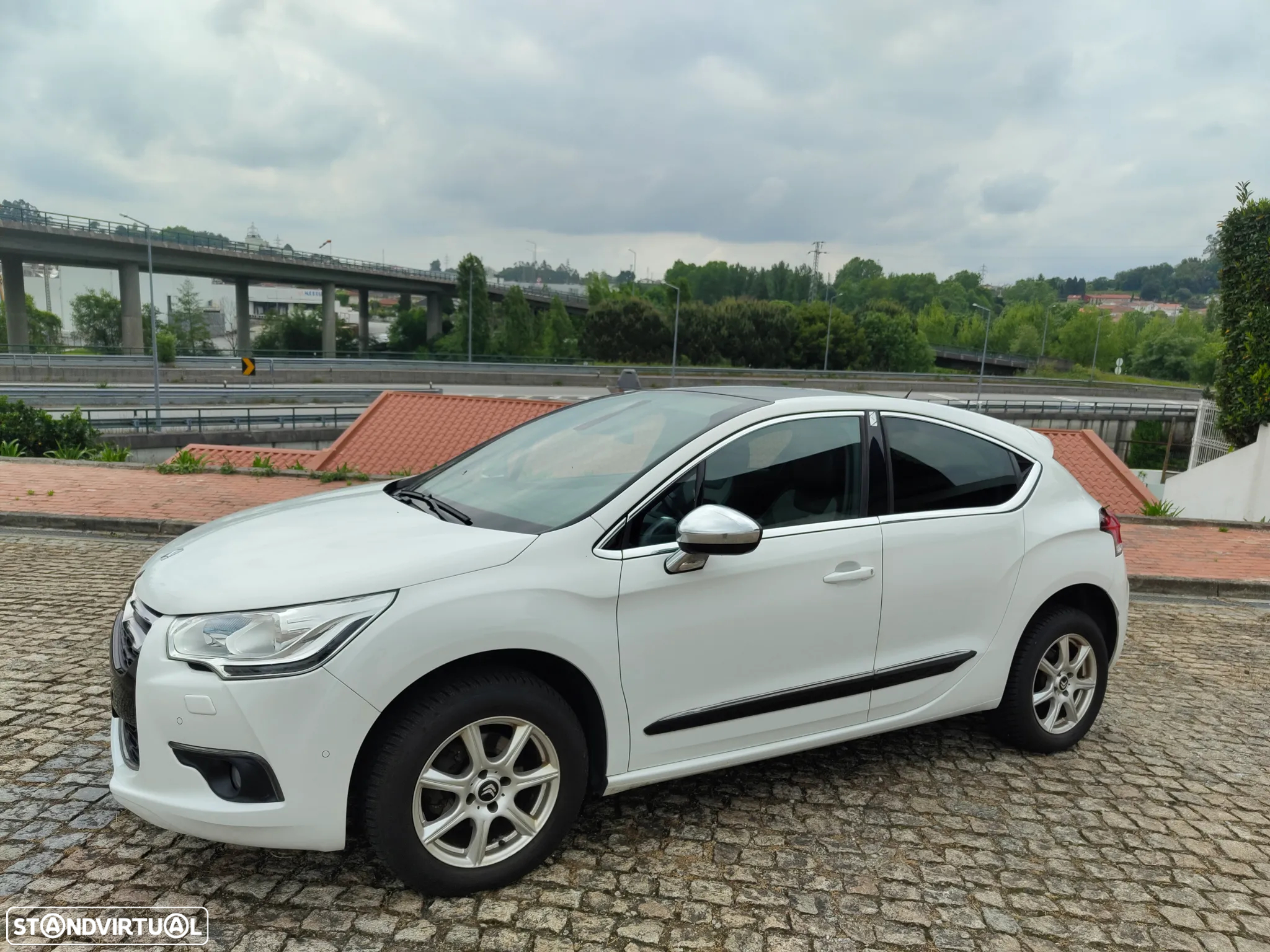 Citroën DS4 1.6 e-HDi So Chic - 3