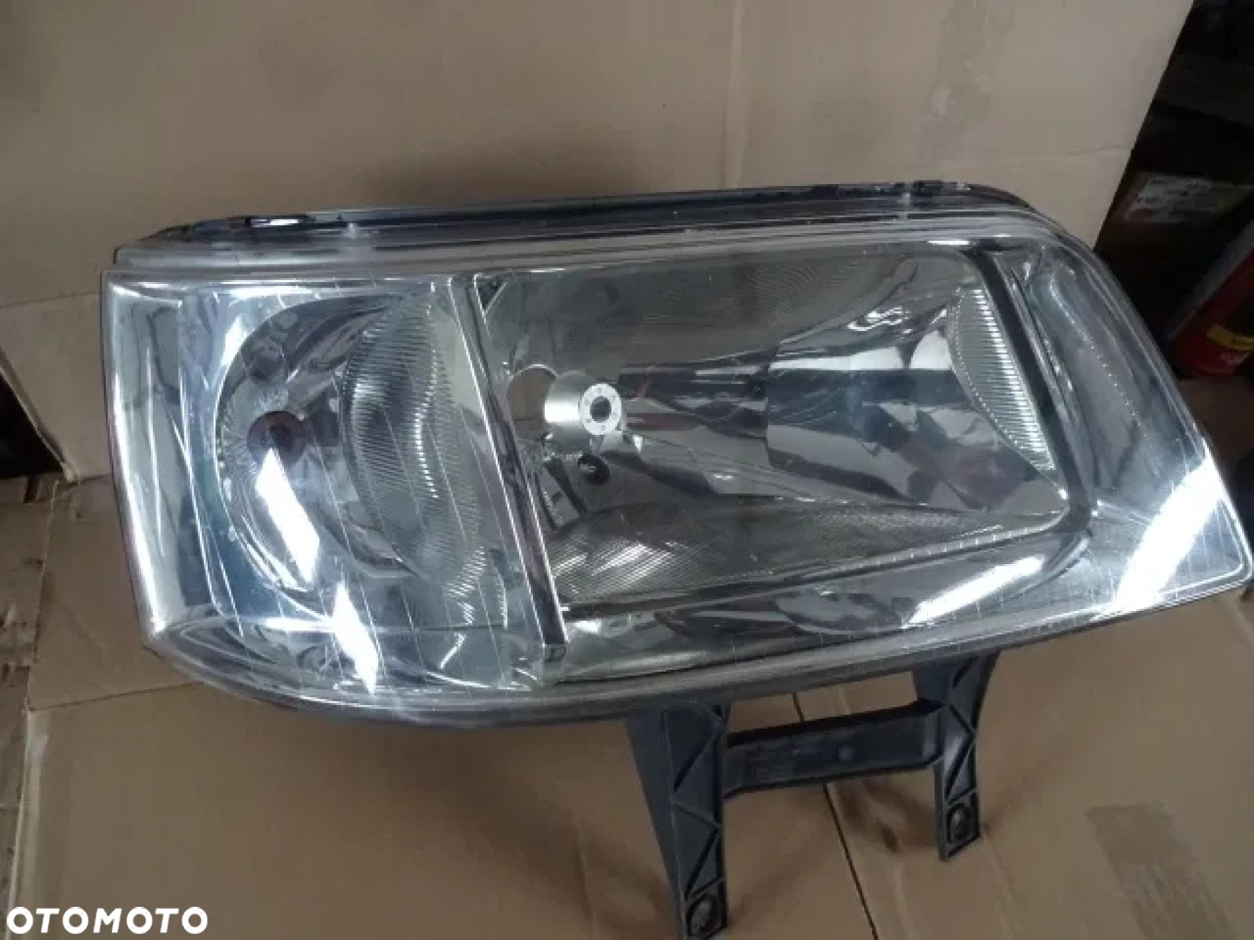 VW T5 LAMPA PRZÓD PRAWA - 2