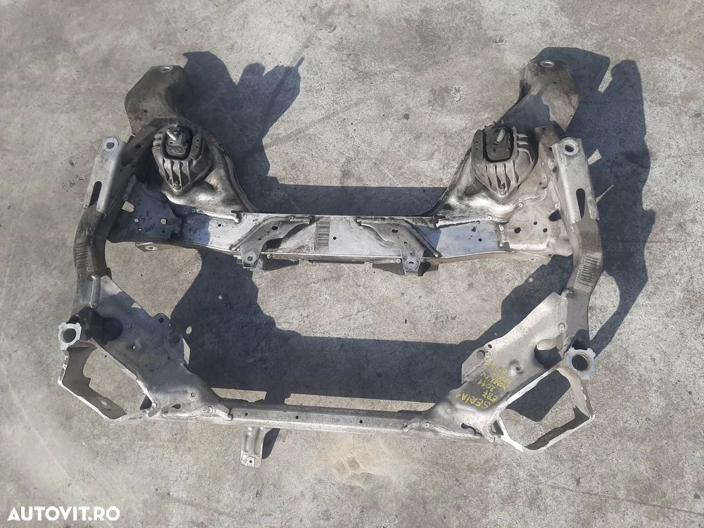 jug cadru motor  bmw seria 1 e81 e87 - 2