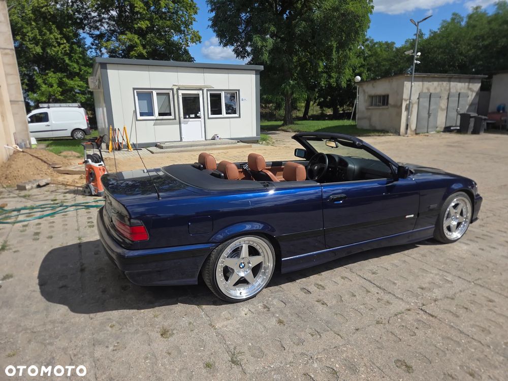 BMW Seria 3 320i - 10