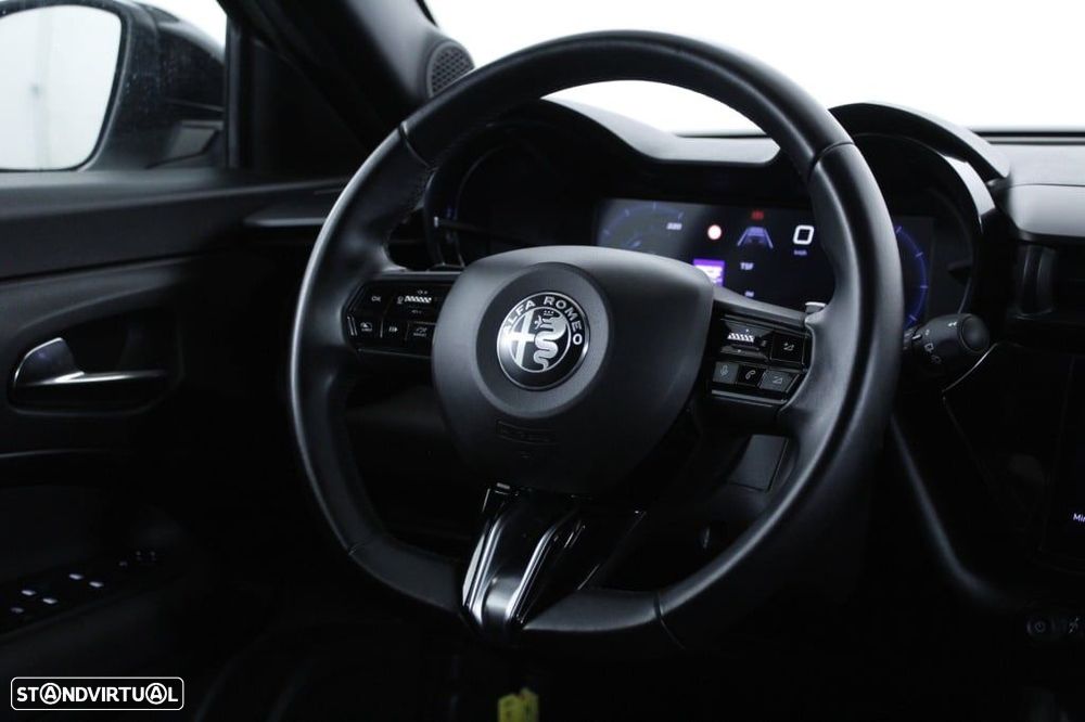 Alfa Romeo Junior 1.2 Speciale eDCT6 - 17