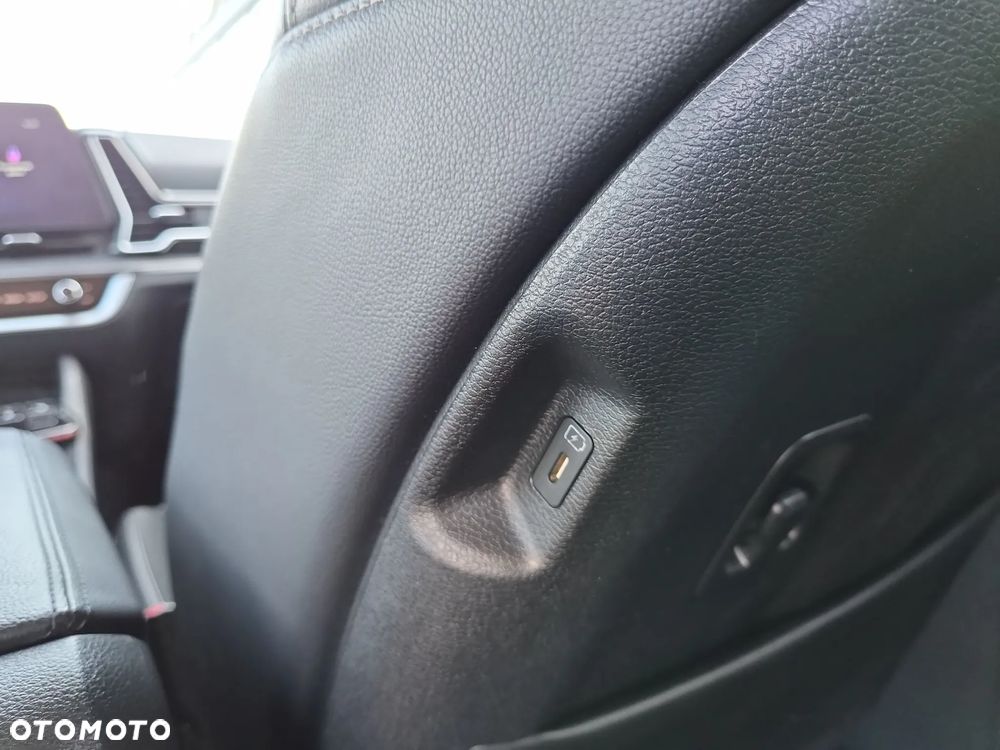 Kia Sportage 1.6 T-GDI HEV Business Line 4WD - 26