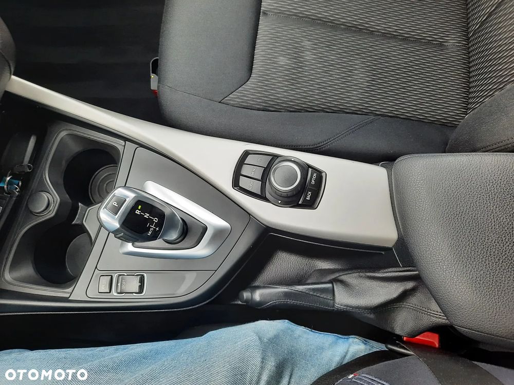 BMW Seria 1 118i - 39