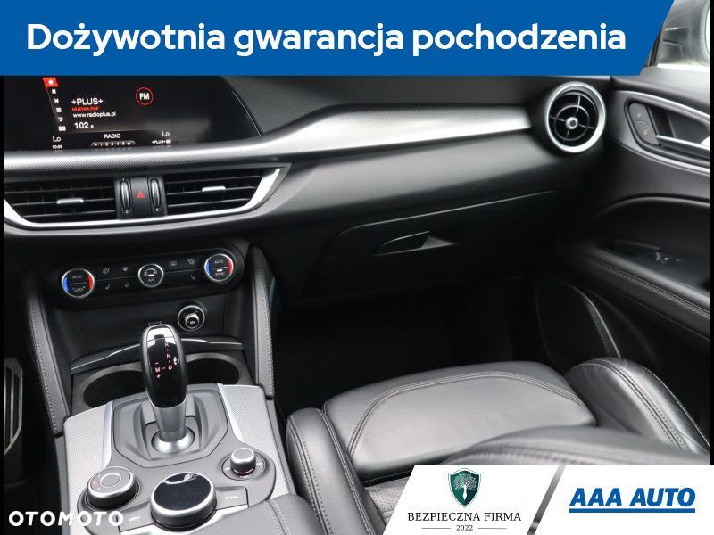 Alfa Romeo Stelvio - 9