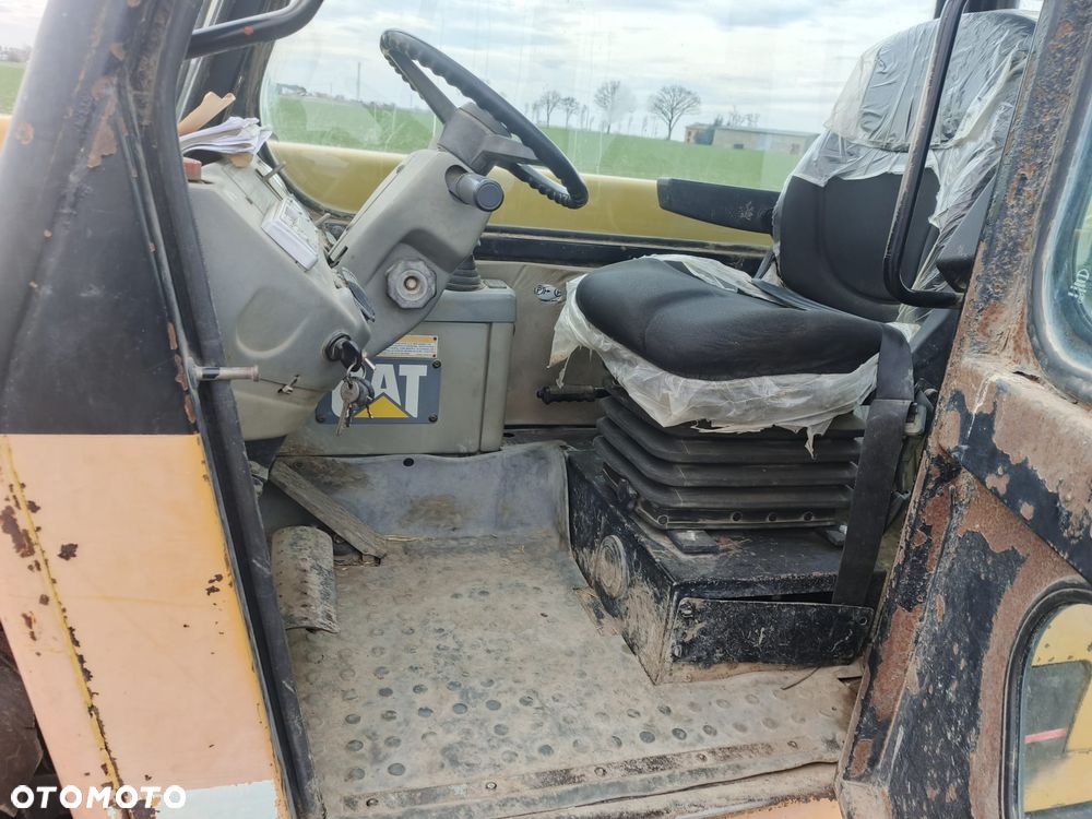 Caterpillar TH62 - 8