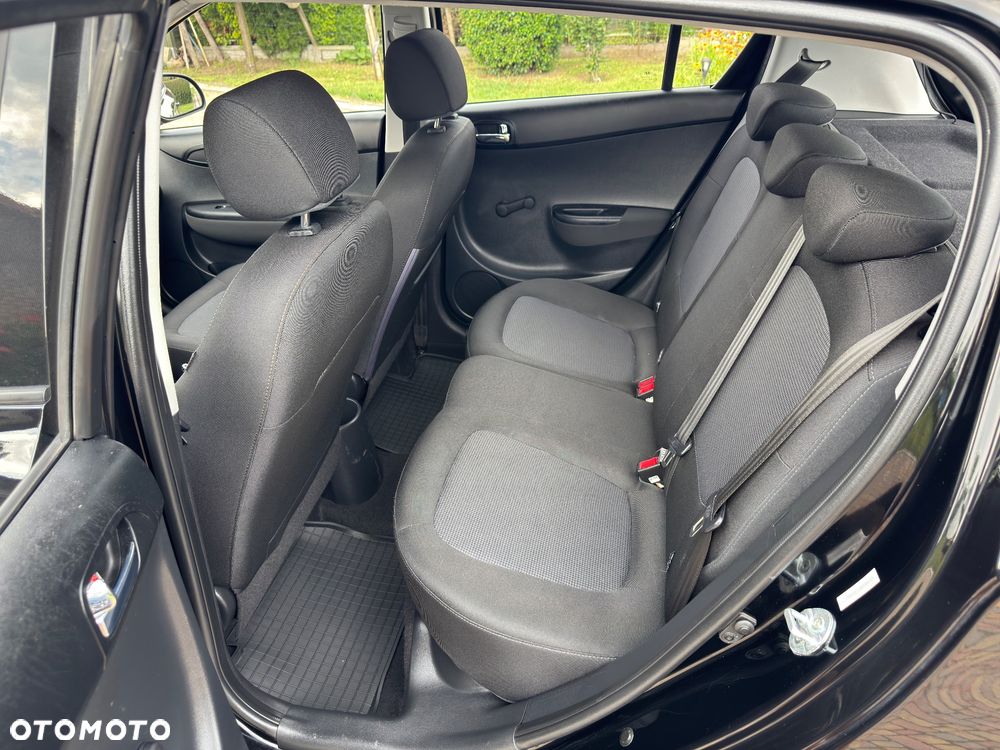 Hyundai i20 - 21