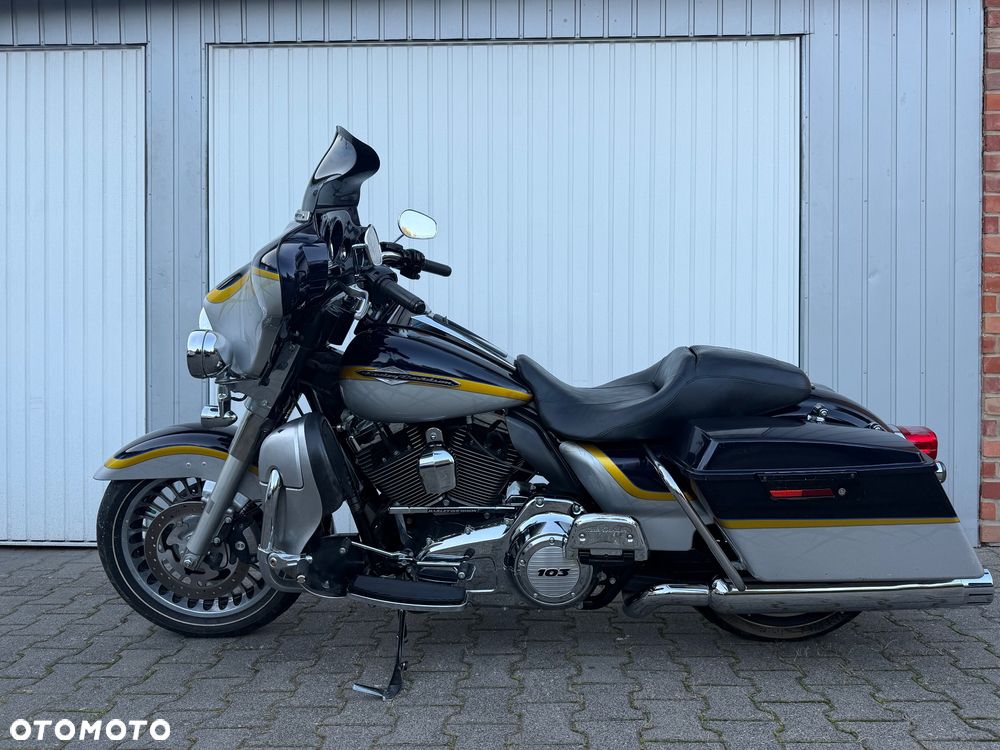 Harley-Davidson CVO Street Glide - 12