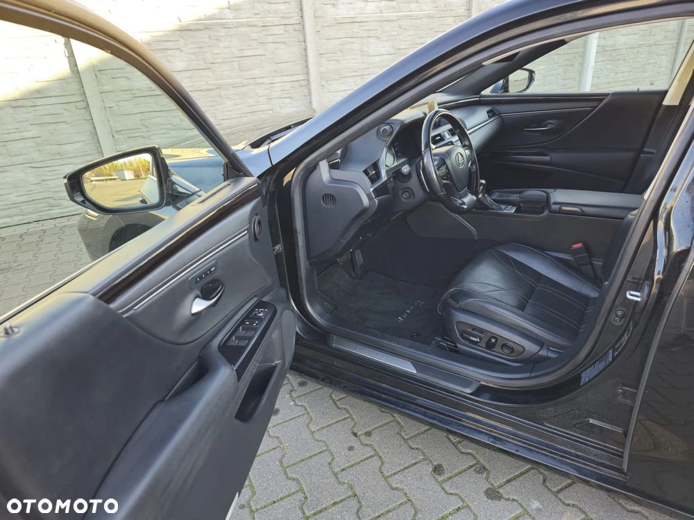 Lexus ES 300h Business Line - 11