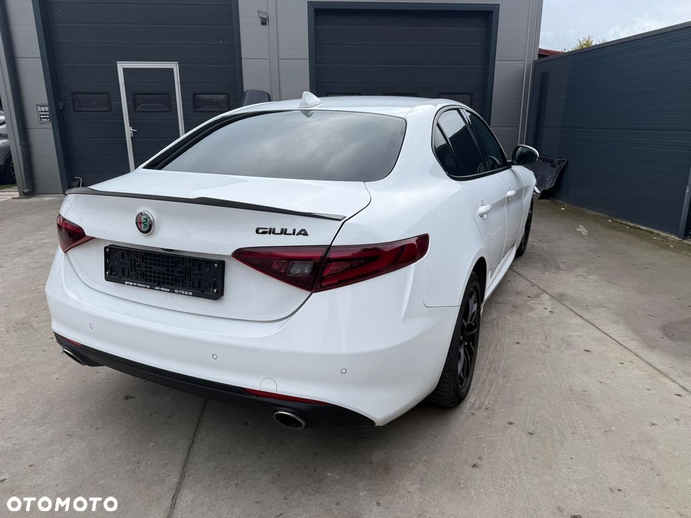 Alfa Romeo Giulia 2.0 Turbo 16V AT8 Super - 12
